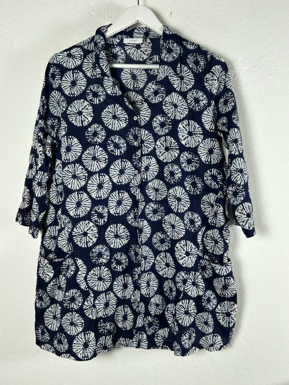 Adini Womens Navy White Floral Pattern 3/4 Sleeve Button Down Tunic Top Small